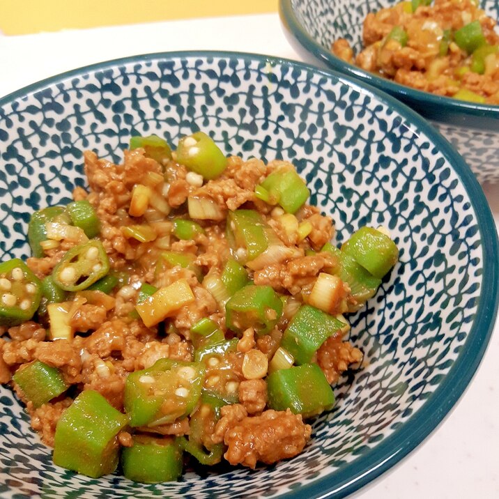 子供が喜ぶ！冷凍オクラと豚ひき肉の味噌カレー炒め♪